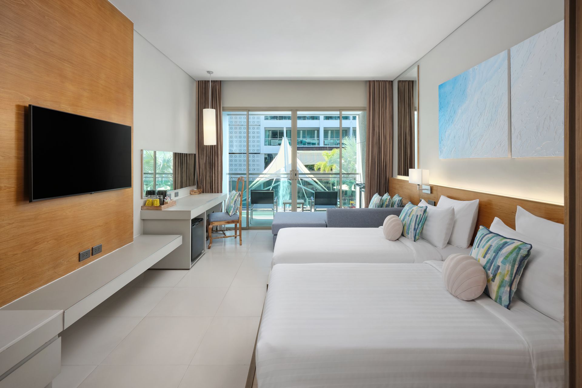 Plaza room