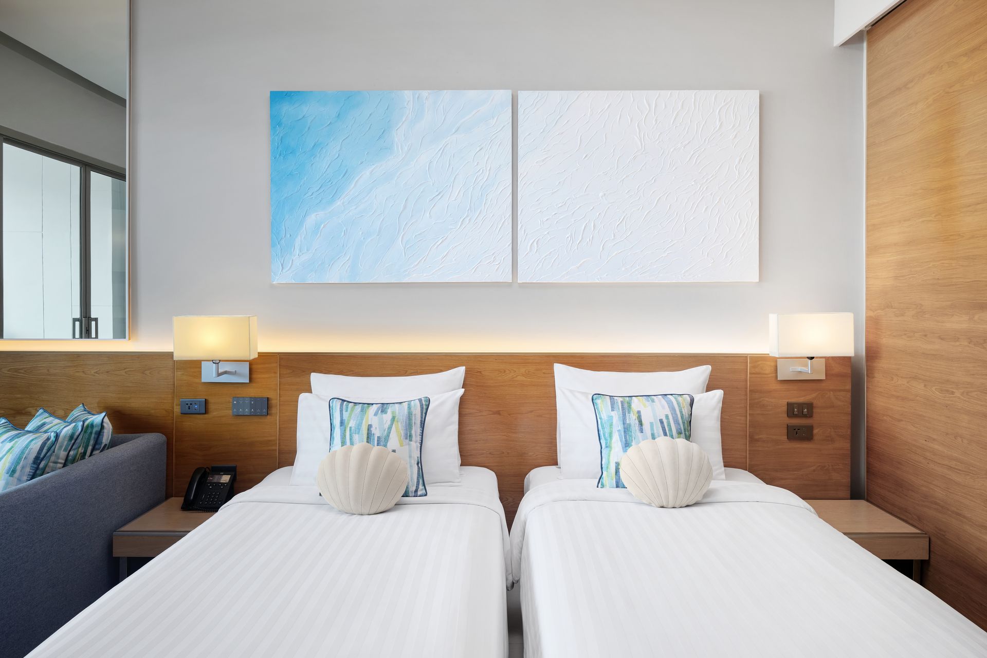 Plaza room