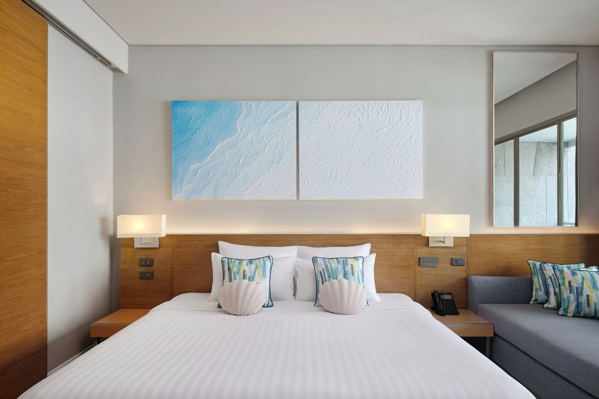 Plaza room