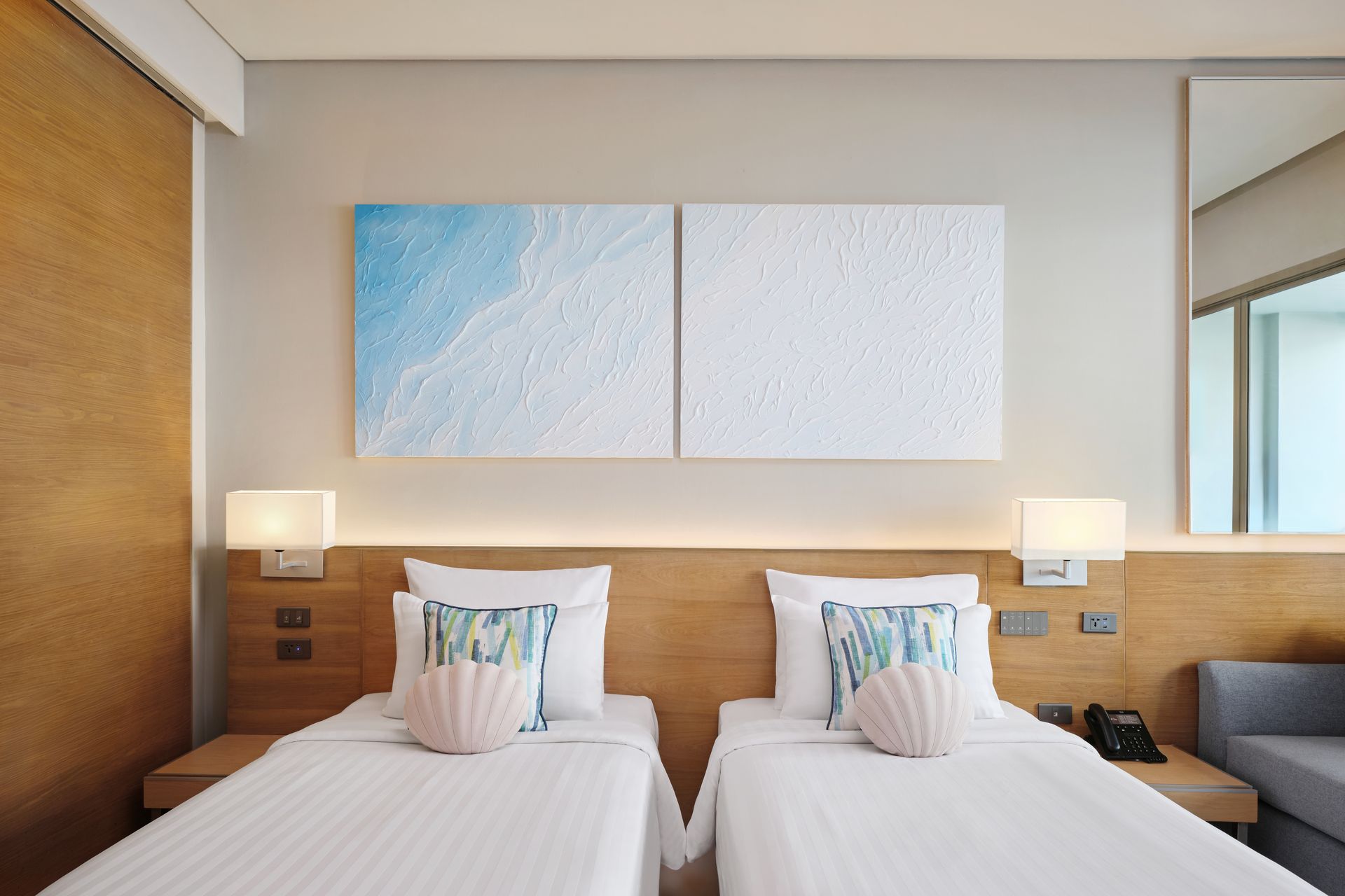 Plaza room