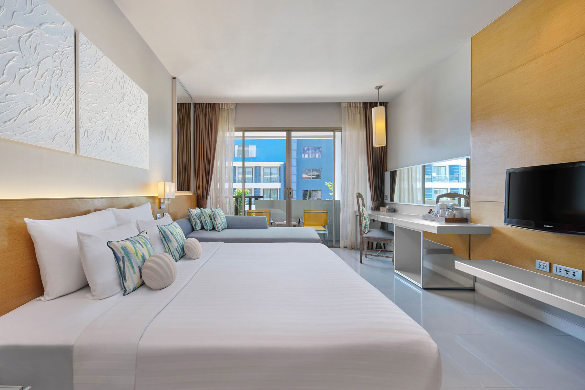 Plaza room