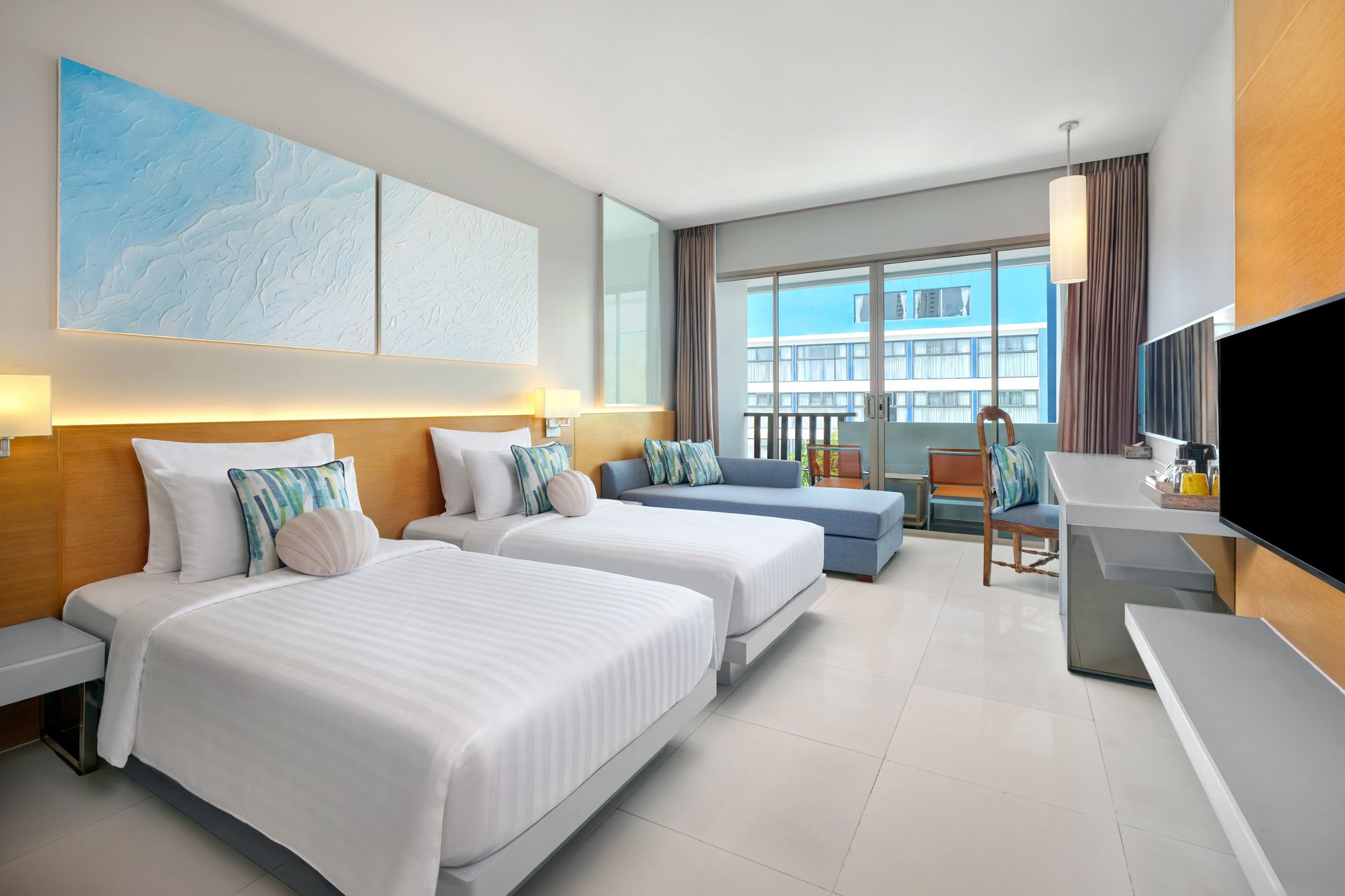 Plaza room